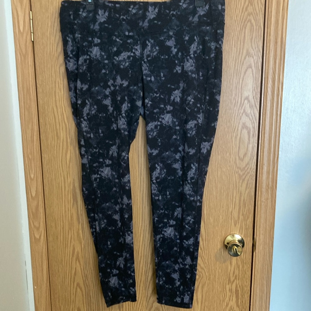 Old Navy Active Black and Gray Patterned Leggings